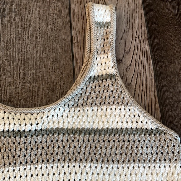 Knitted Green and White Top Forever21 - Picture 4 of 4